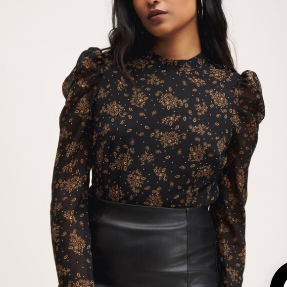 Dynamite Tops - 𝅺Dynamite black gold floral print puff shoulder long sleeve crop blouse